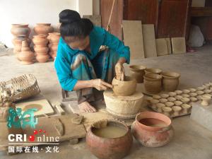 傣族千年慢轮制陶技艺