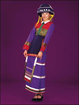 傈僳族女性服饰