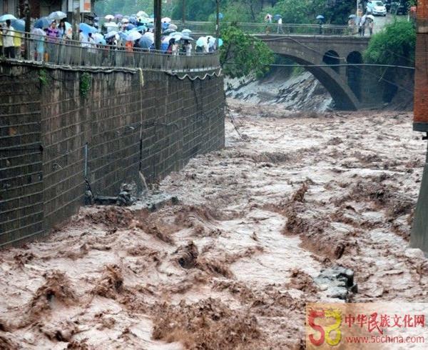 云南彝良震区又遭泥石流袭击