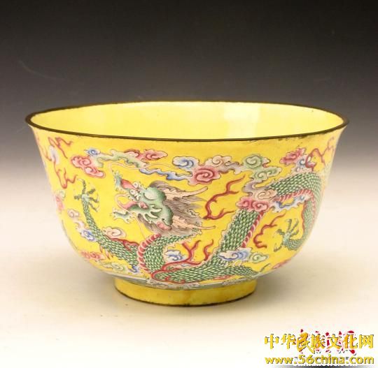 沈阳故宫将在春节期间举办《清代宫廷饮食器具展》，图为届时将要展出的清画珐琅海水云龙碗