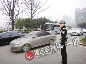 主城昨日多处堵车 分析：不文明驾车是重要原因