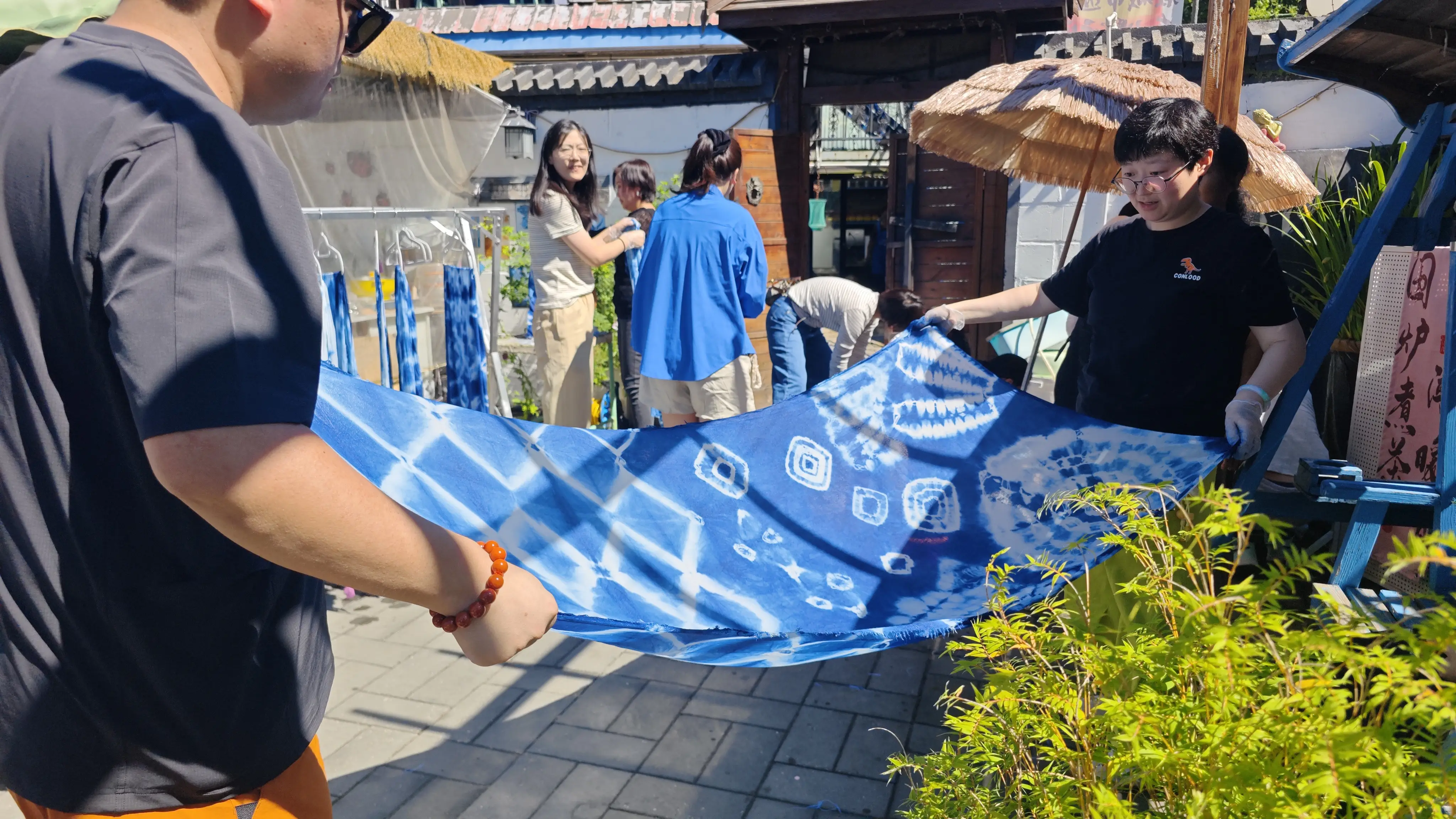 长城脚下的乡村非遗蜡馆染匠心｜招商银行工会非遗扎染团建活动 